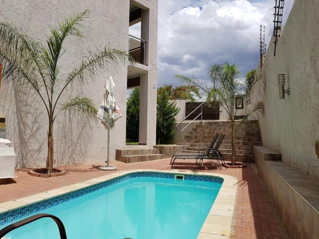 Discovery Guest House Windhoek Bagian luar foto